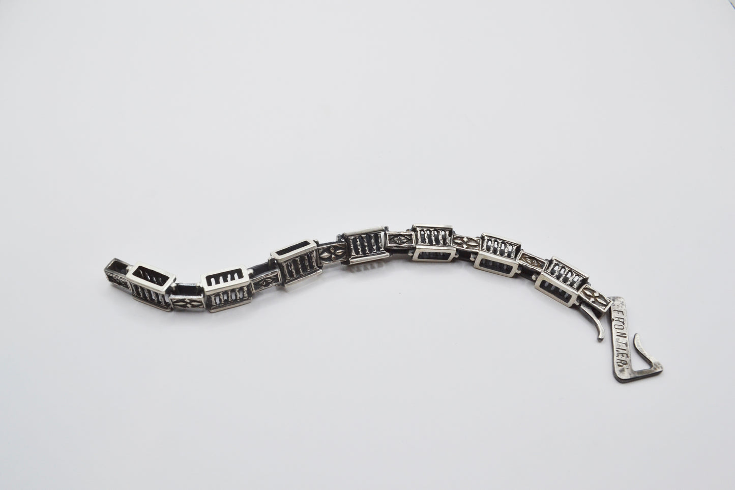 列柱與十字菱花