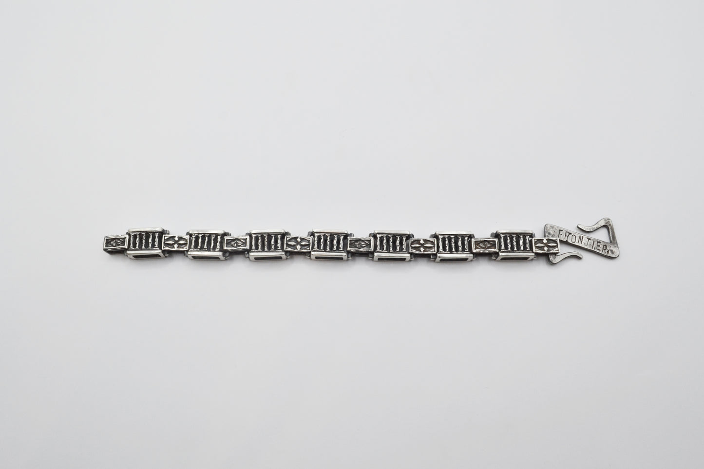 列柱與十字菱花