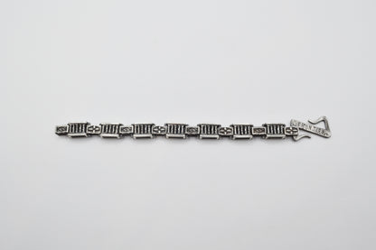 列柱與十字菱花