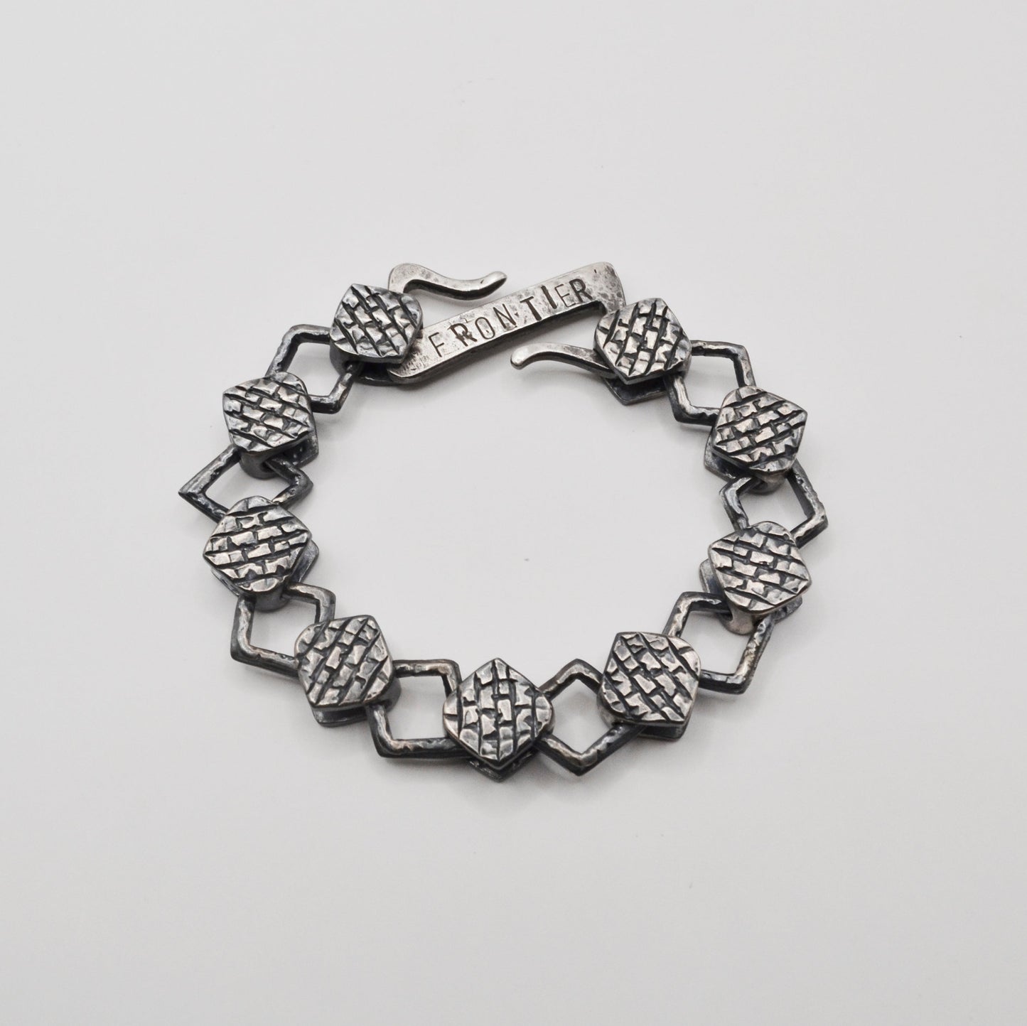 磚牆與菱形殘垣